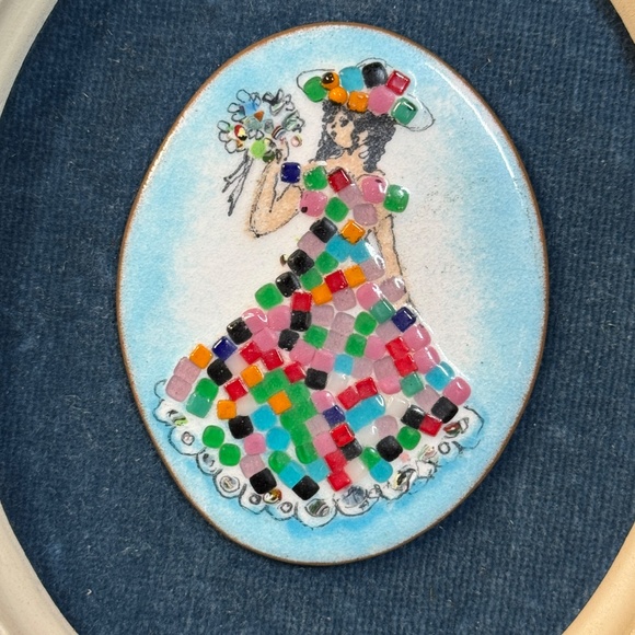 Vintage 70s enamel on copper, Lady with mosaic dress, velvet background, framed - Picture 2 of 4